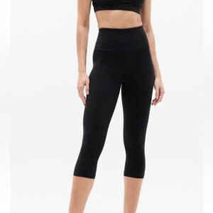 Athleta Elation Capri in Black